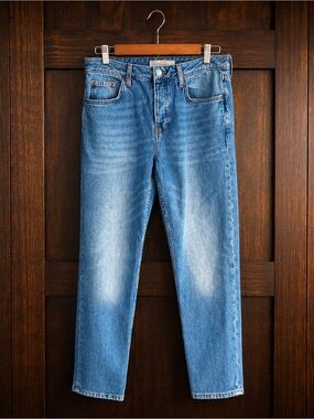 Topshop Woman’s Light Denim Straight Jeans